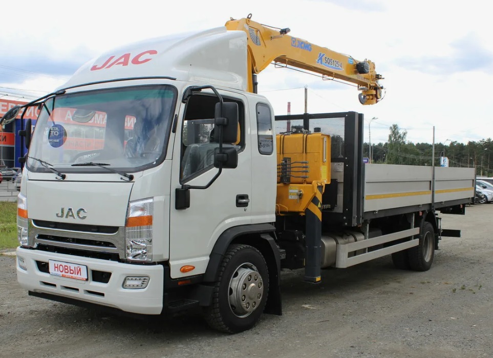 Бортовой автомобиль JAC N120X с КМУ Horyong HRS 206