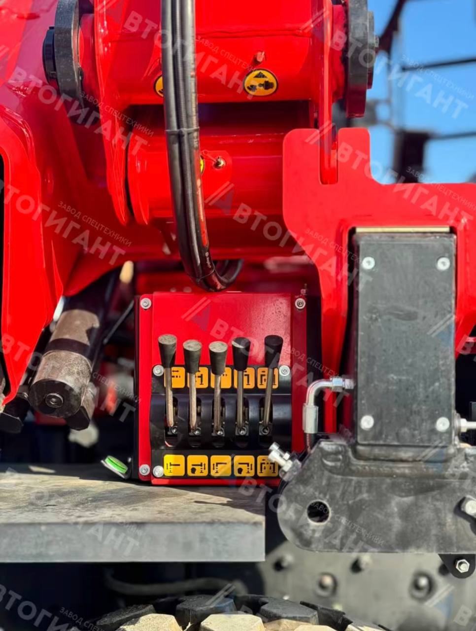 Автомобиль специальный для транспортировки блока манифольдов на шасси КАМАЗ 6560-53